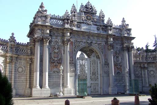 Dolmabahce_Palace